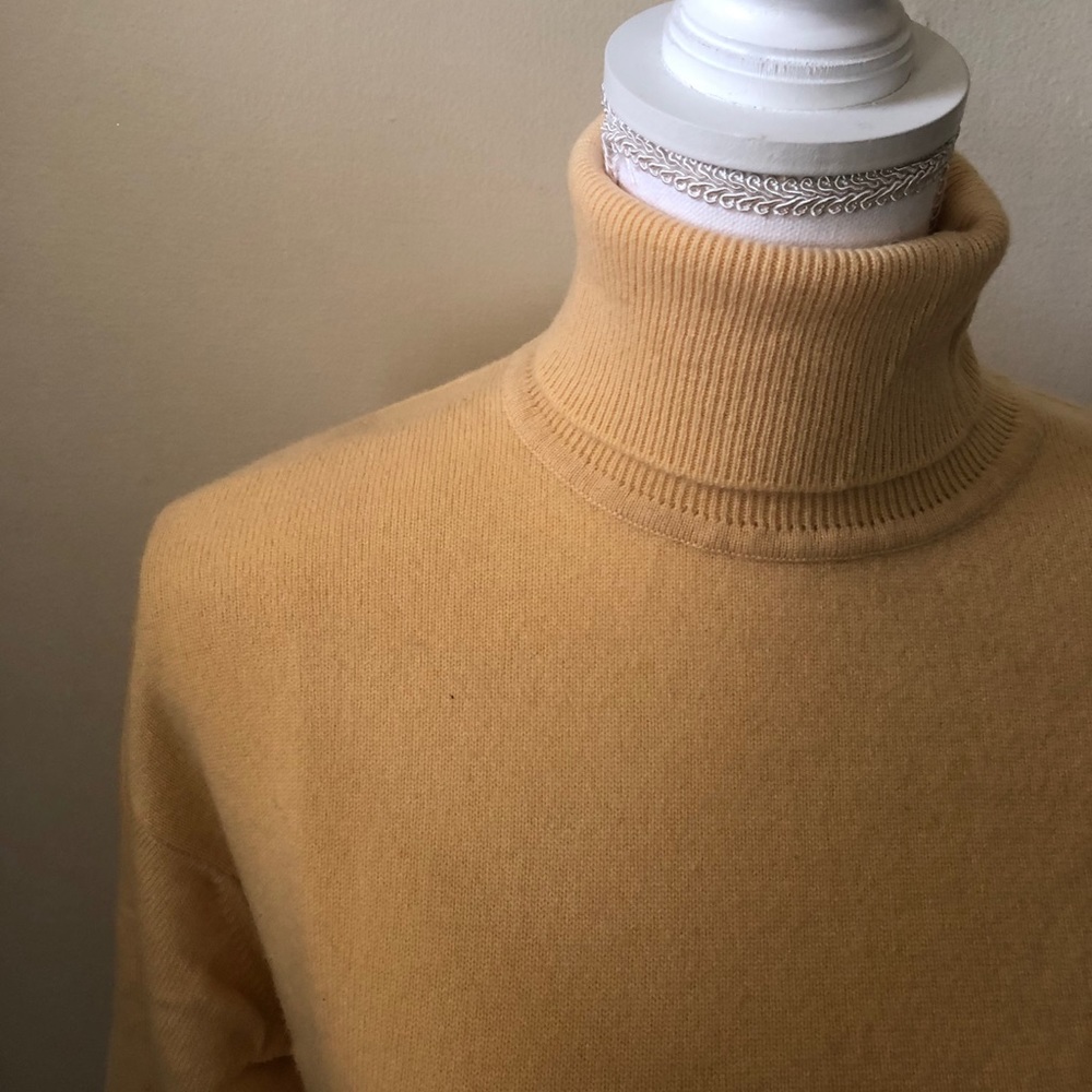 Forté Cashmere Turtleneck Sweater